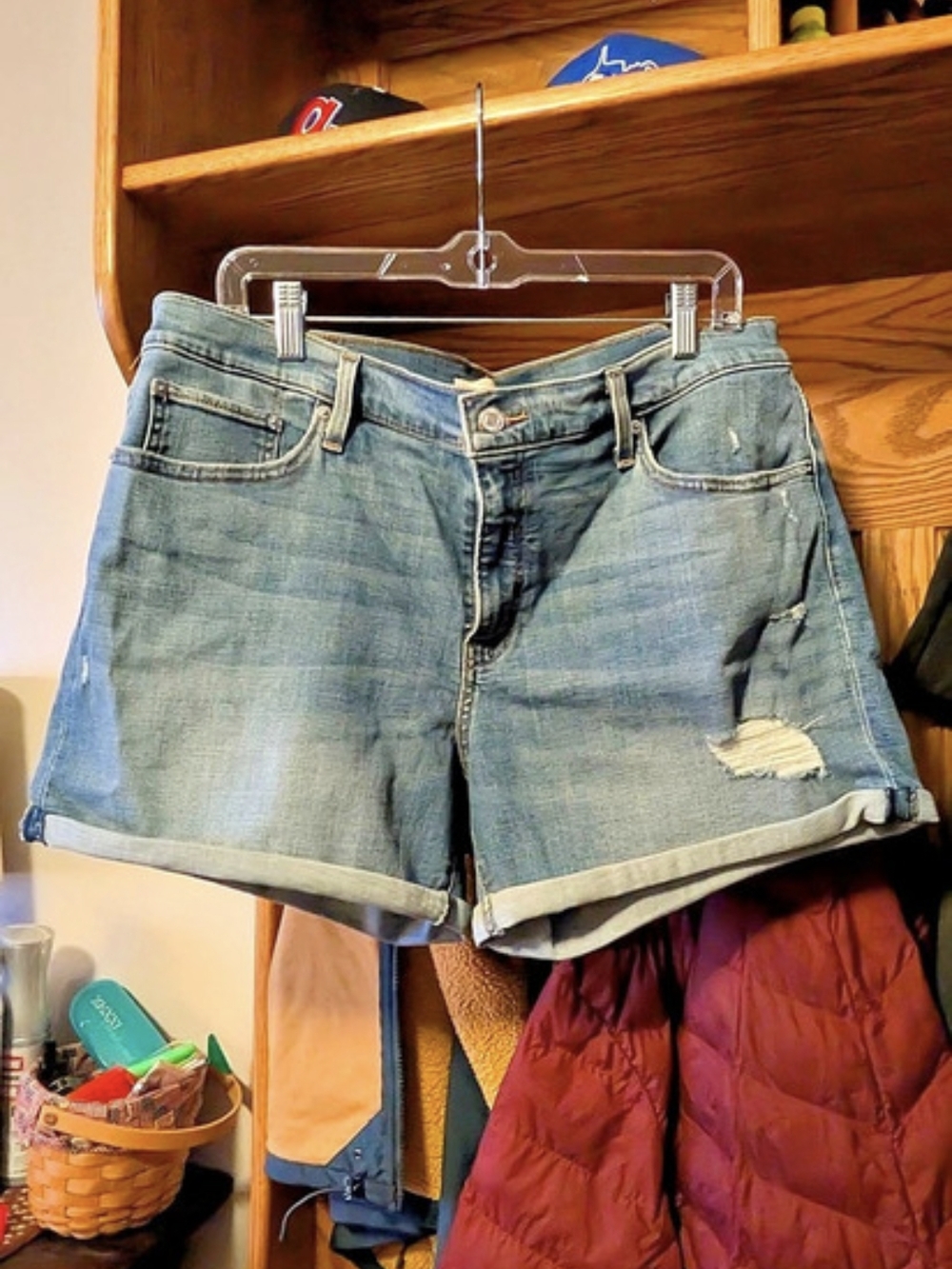 Levi Strauss & Co. Mid Length Shorts. Distressed Denim Jean Shorts Waist 34